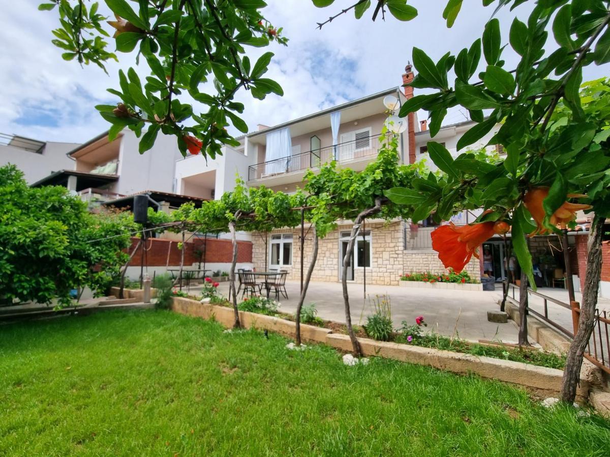 Retreat Apartments With Free Parking Пула Екстер'єр фото