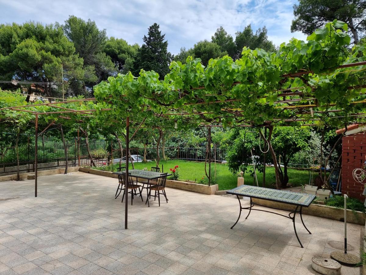 Retreat Apartments With Free Parking Пула Екстер'єр фото