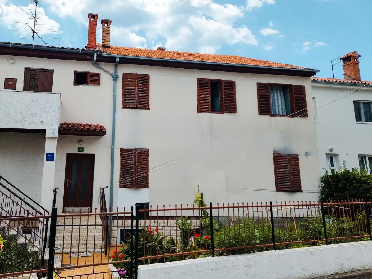 Retreat Apartments With Free Parking Пула Екстер'єр фото